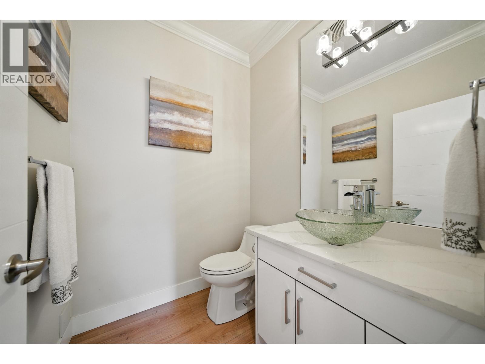 Photo 8 of 870 Browning Place, North Vancouver BC