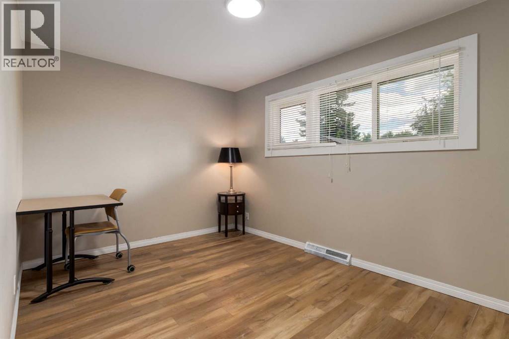 Photo 23 of 1321 39 Street Se, Calgary AB