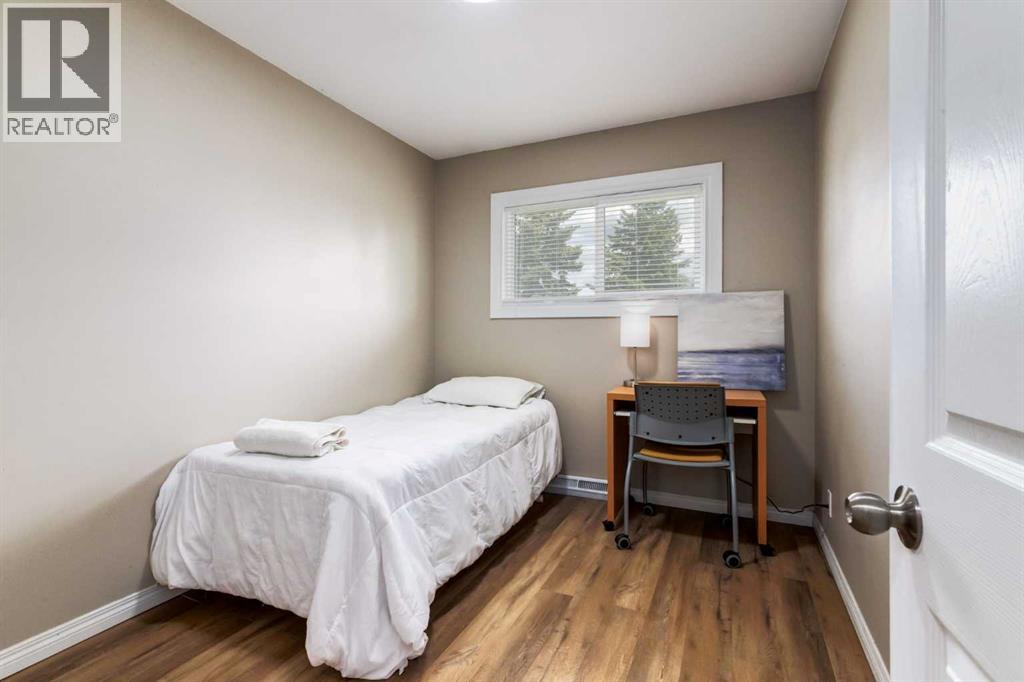 Photo 22 of 1321 39 Street Se, Calgary AB