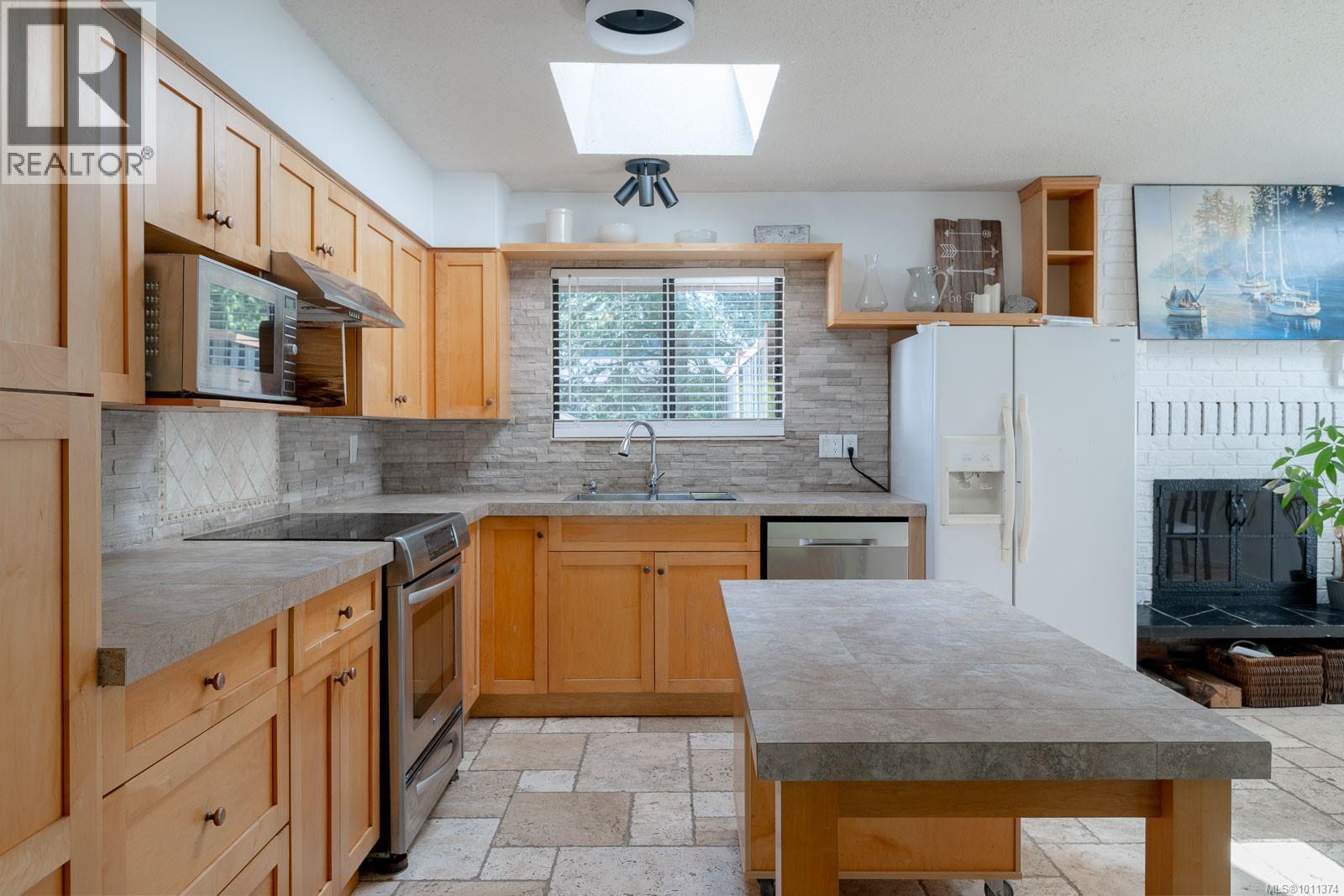 Photo 80 of 1025 Maple Lane Dr, Parksville BC
