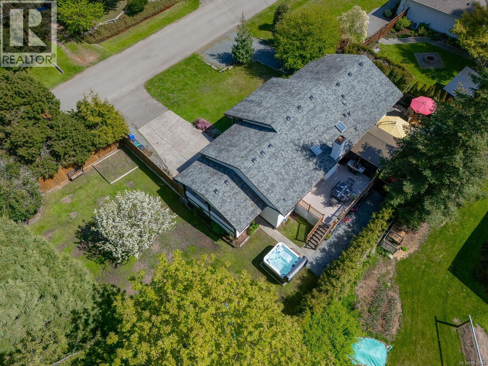 Photo 44 of 1025 Maple Lane Dr, Parksville BC
