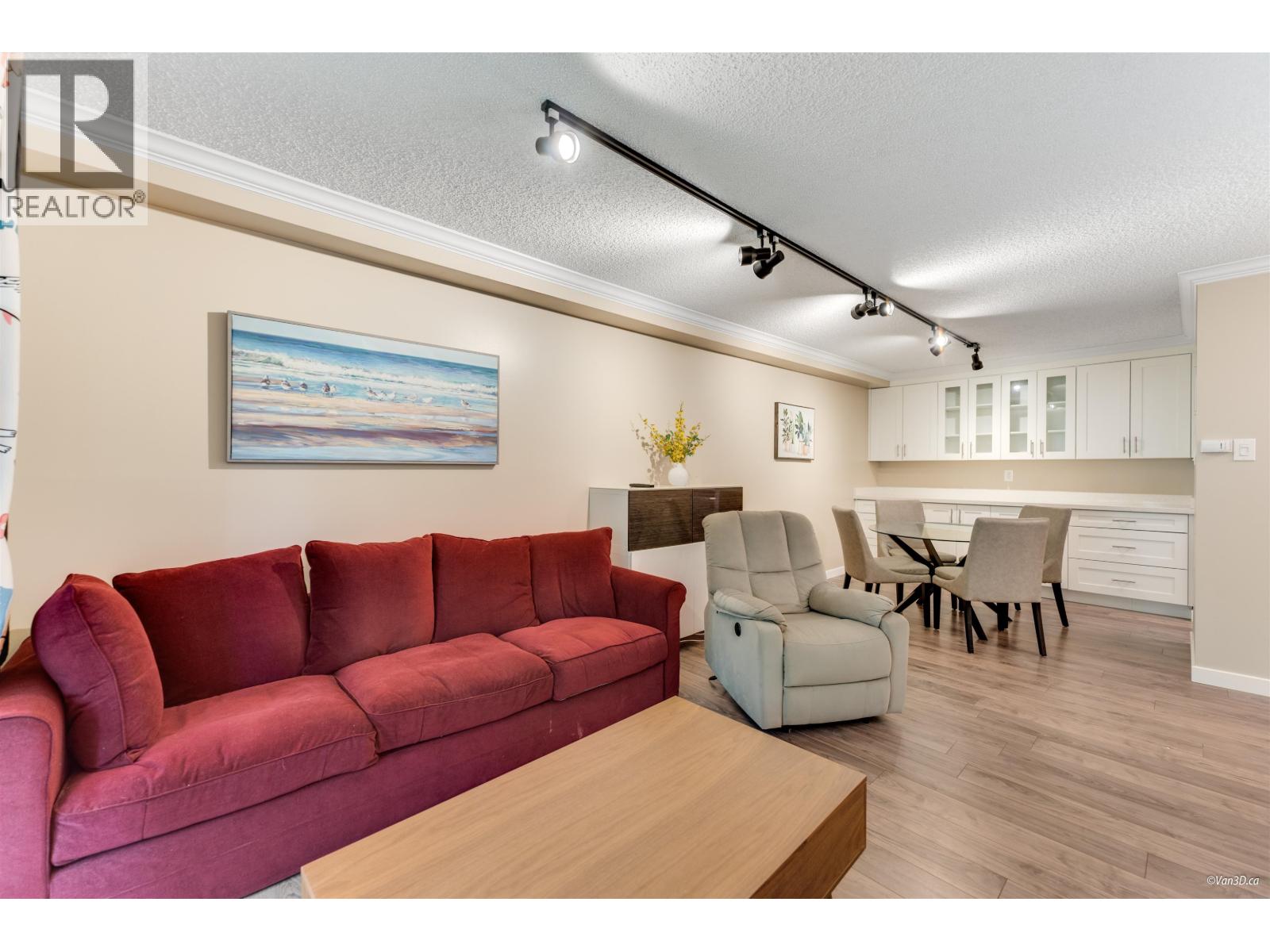Photo 10 of 126 8460 Lansdowne Road, Richmond BC