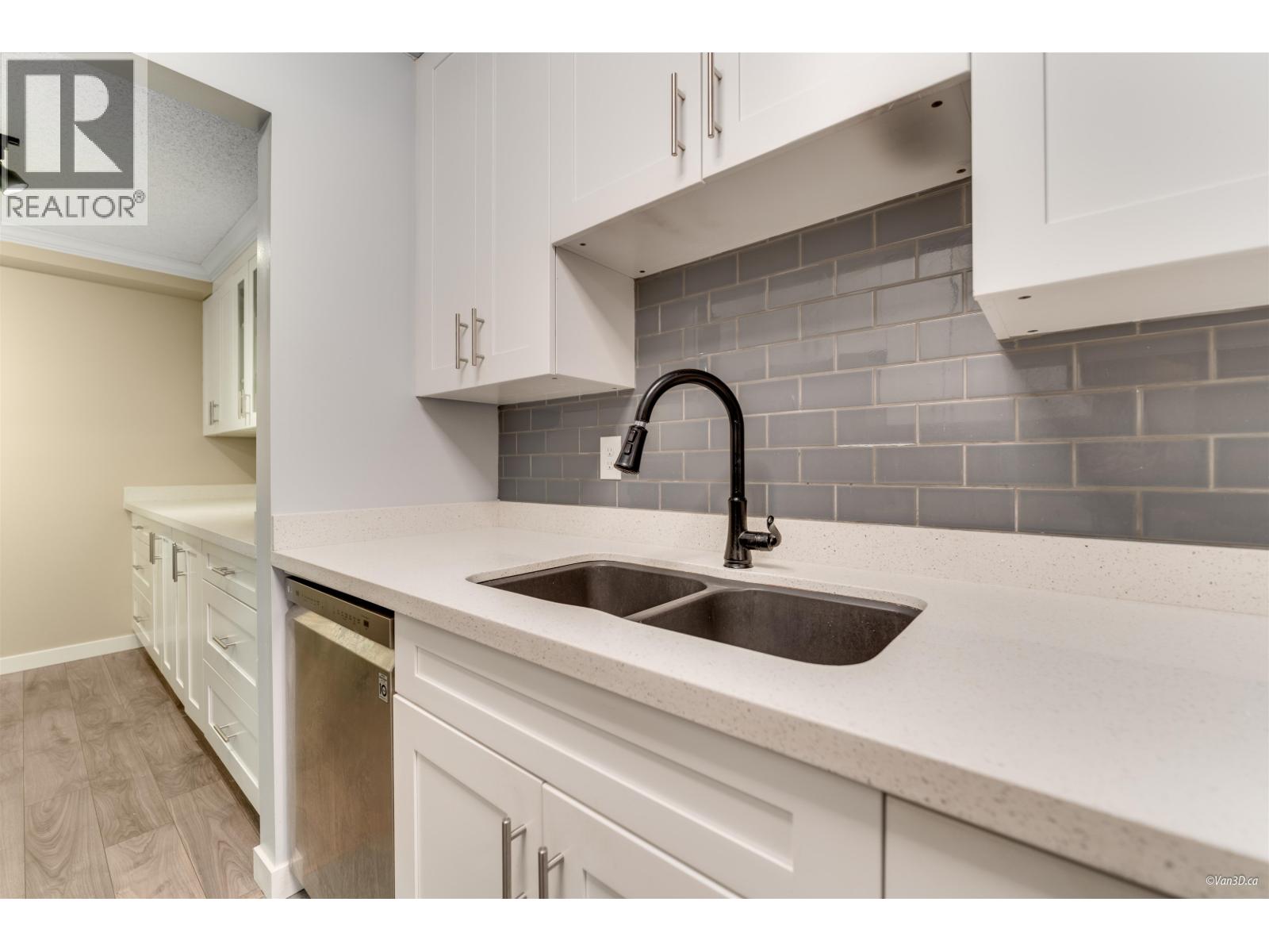 Photo 17 of 126 8460 Lansdowne Road, Richmond BC
