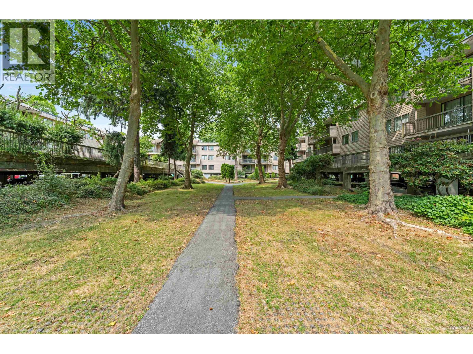 Photo 23 of 126 8460 Lansdowne Road, Richmond BC