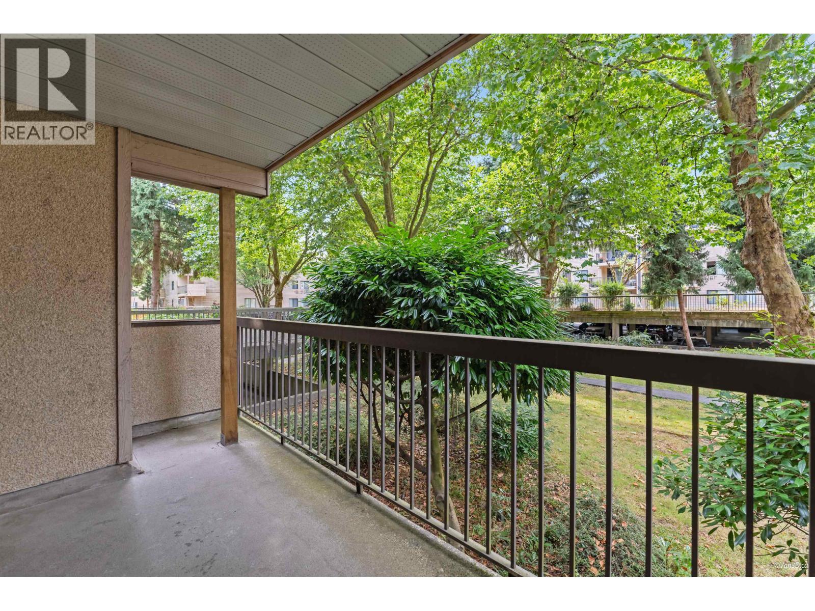 Photo 5 of 126 8460 Lansdowne Road, Richmond BC