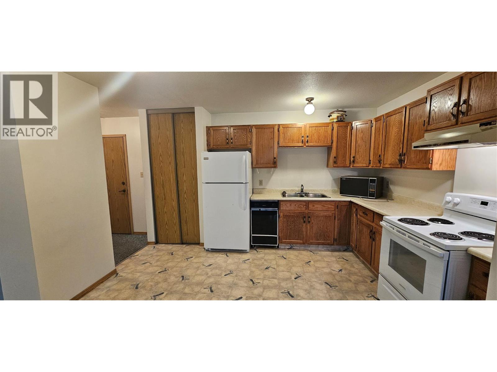 Photo 14 of 1286 Ponderosa Drive Unit 425 D, Sparwood BC