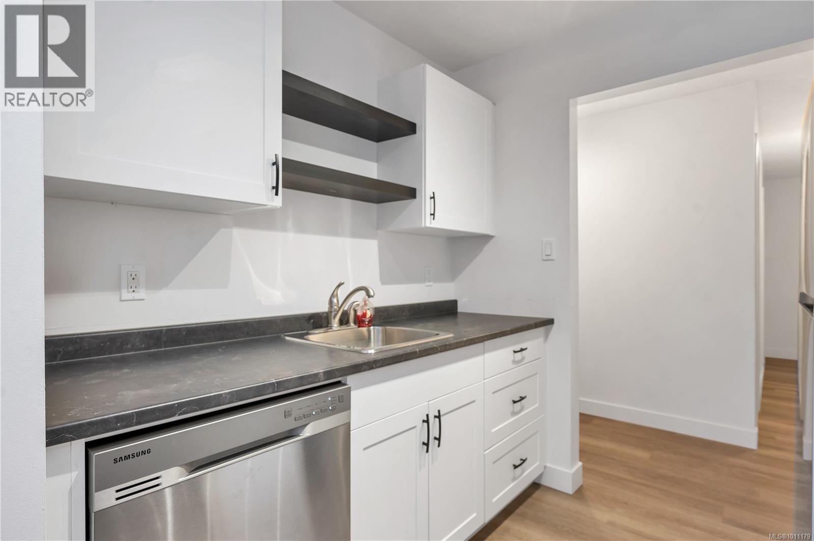 201 585 Dogwood St S, Campbell River