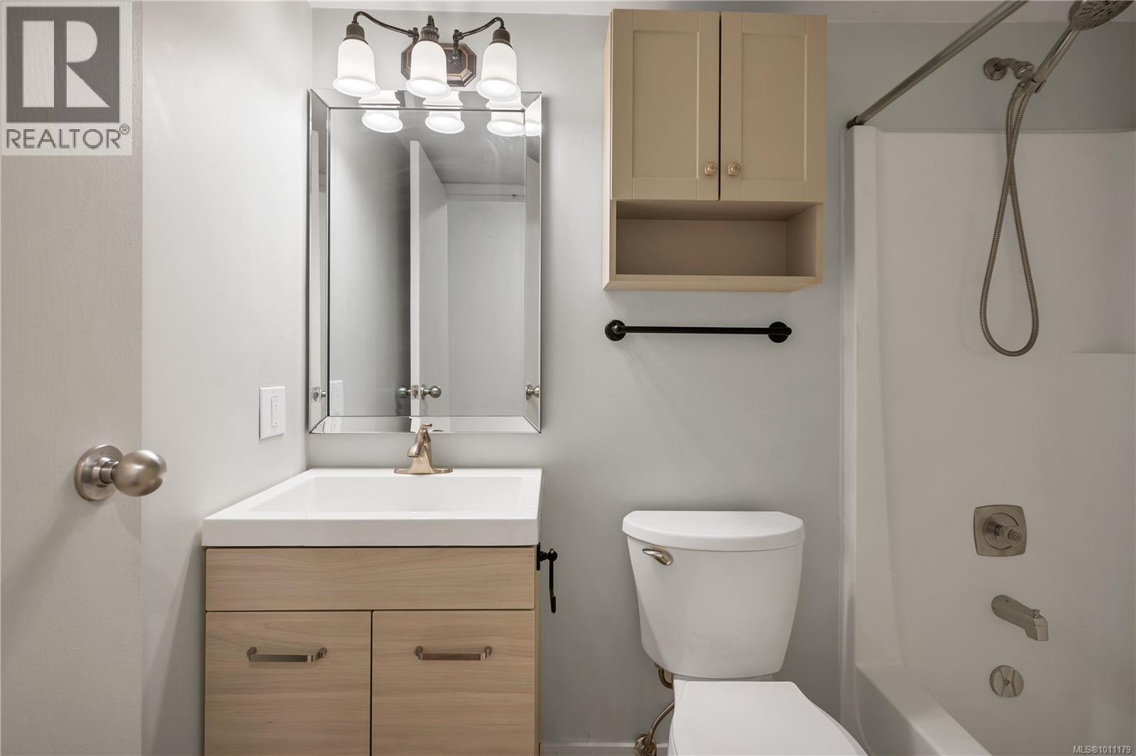 201 585 Dogwood St S, Campbell River