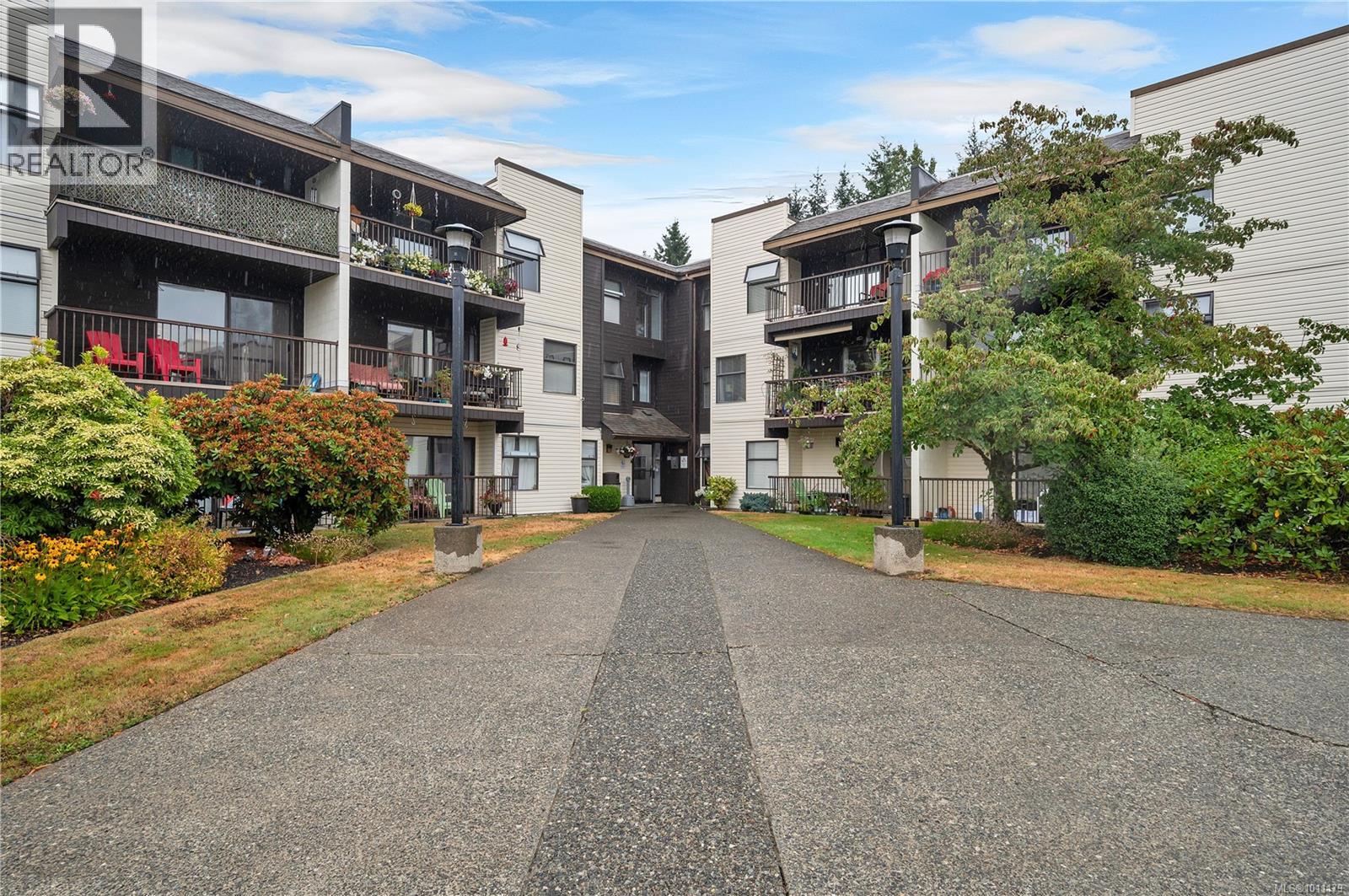 201 585 Dogwood St S, Campbell River