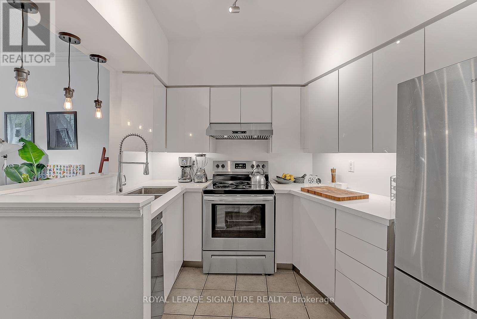 Photo 6 of 307 115 Richmond Street E, Toronto ON