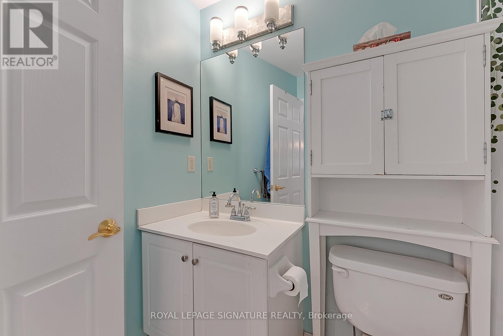 Photo 11 of 307 115 Richmond Street E, Toronto ON