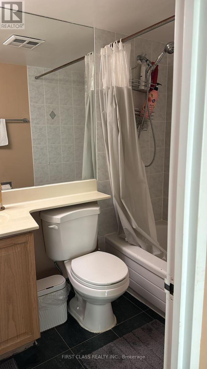 Photo 15 of 710 750 Bay Street, Toronto ON