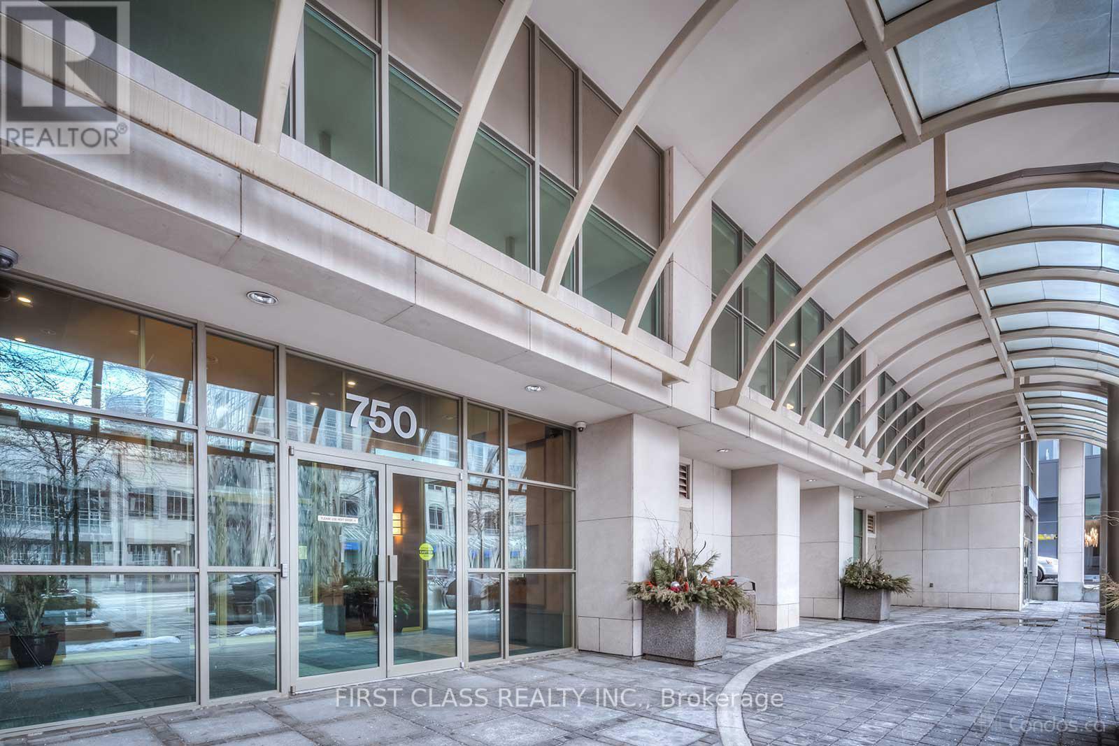 Photo 7 of 710 750 Bay Street, Toronto ON