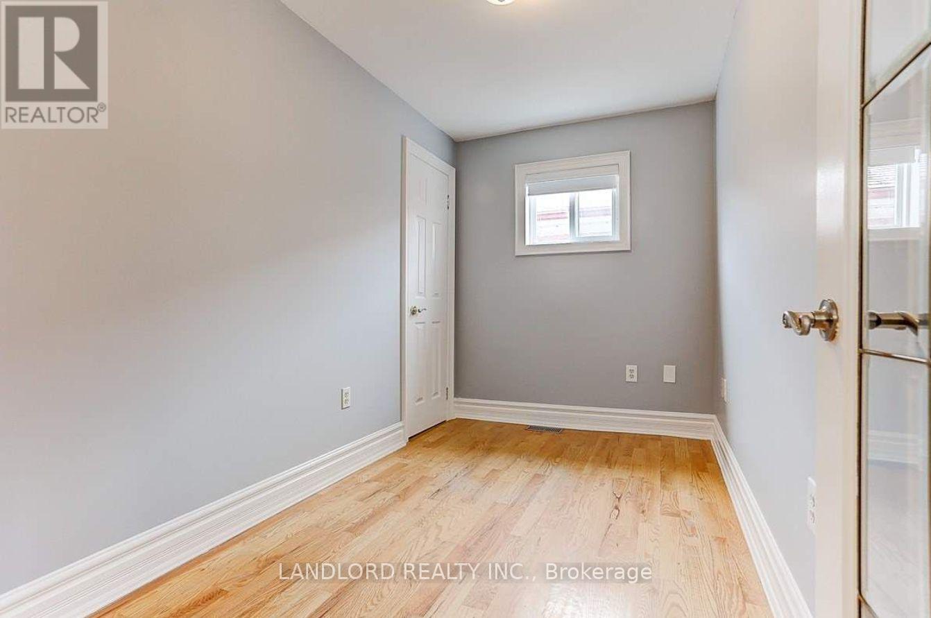 Photo 28 of 34 Jesmond Avenue, Toronto ON