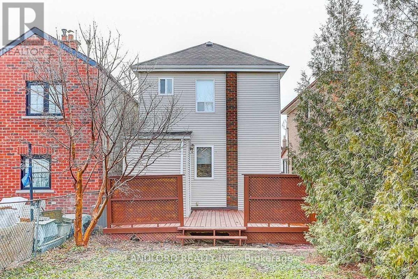 Photo 10 of 34 Jesmond Avenue, Toronto ON