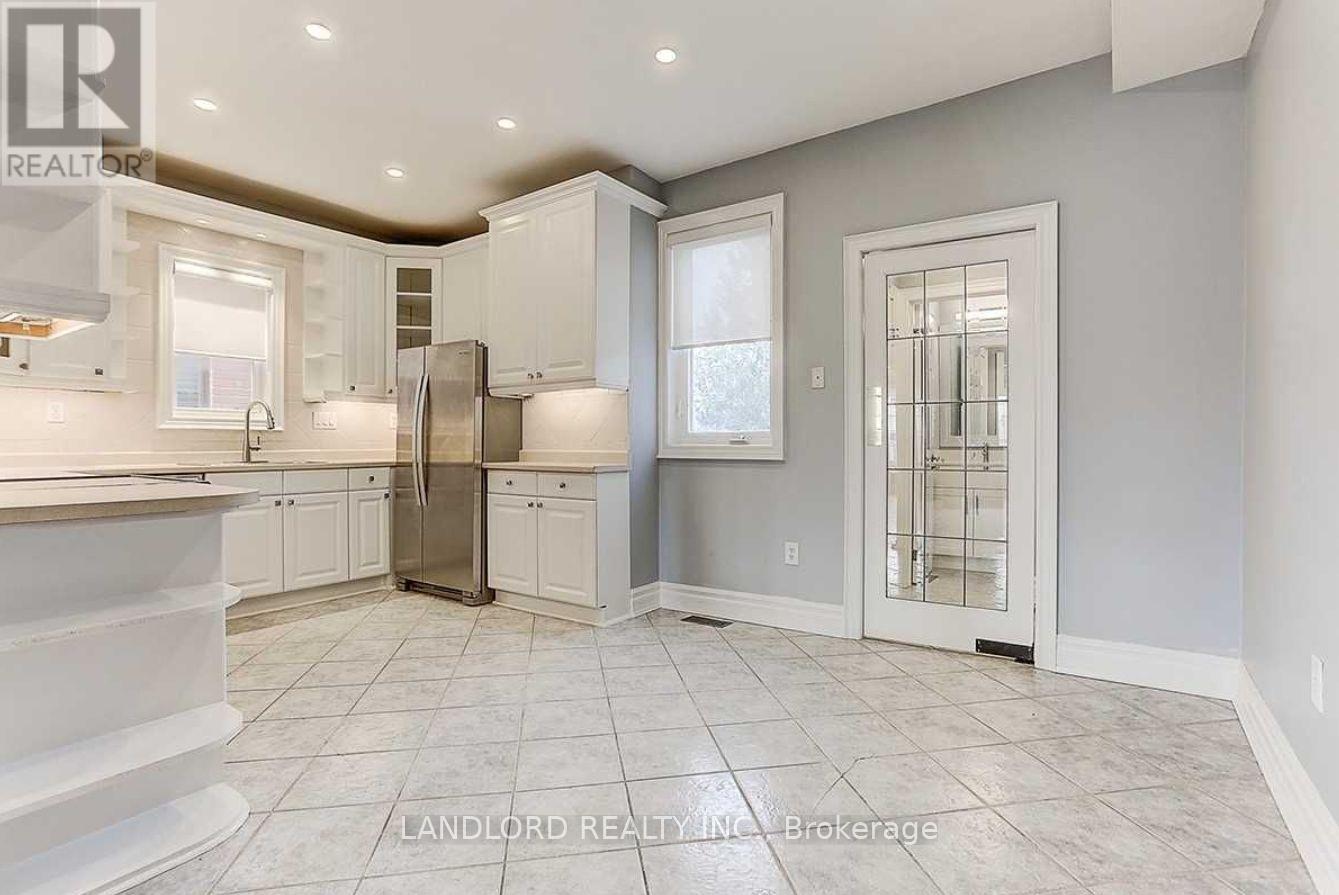 Photo 12 of 34 Jesmond Avenue, Toronto ON