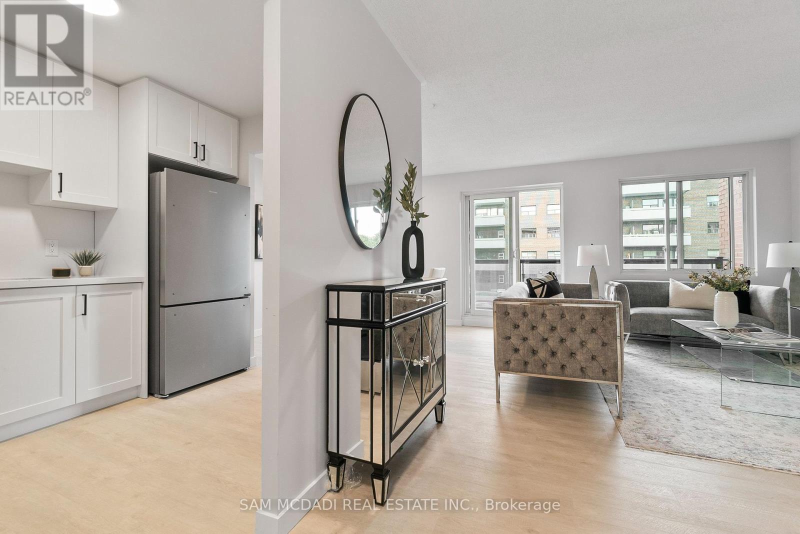 Photo 7 of 205 131 Taunton Road E, Oshawa ON