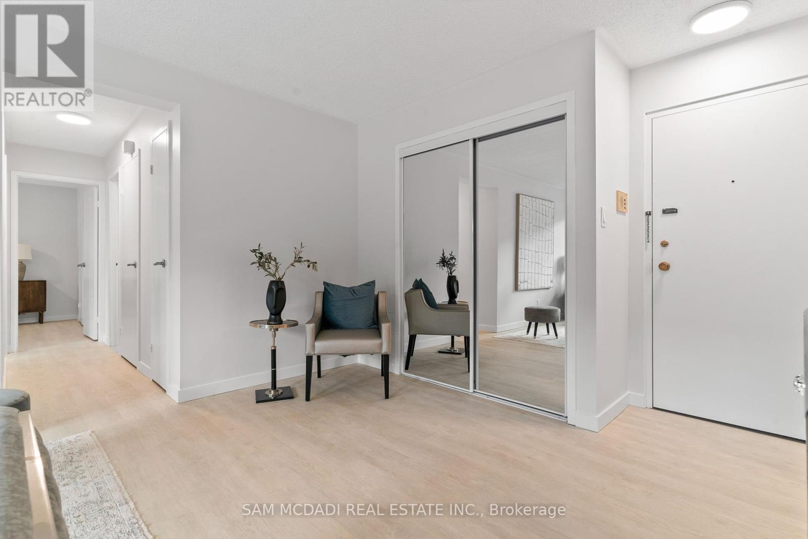 Photo 12 of 205 131 Taunton Road E, Oshawa ON