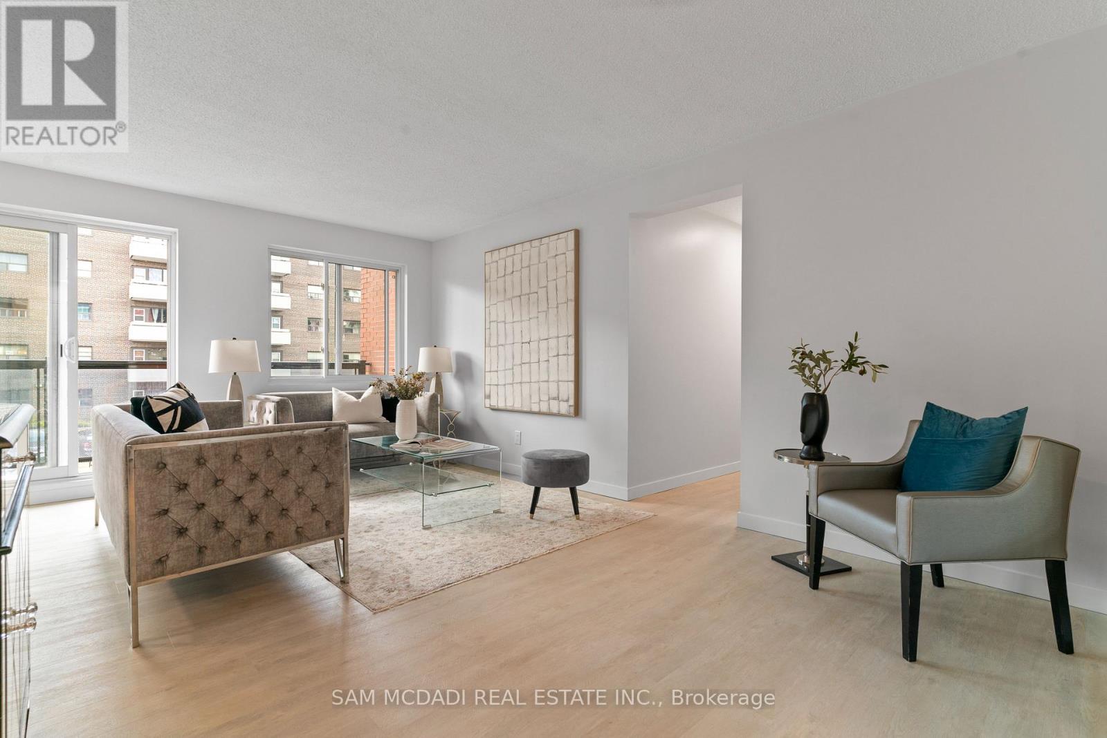 Photo 19 of 205 131 Taunton Road E, Oshawa ON