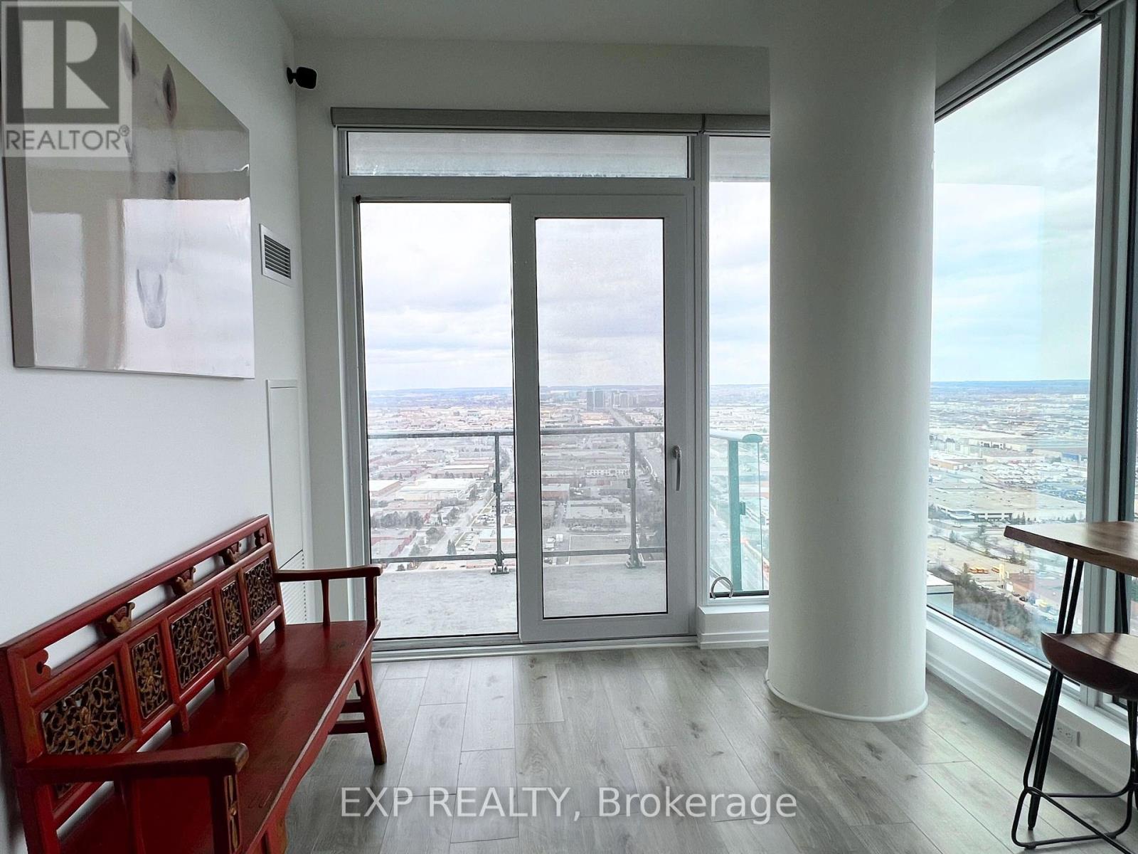 Photo 13 of 4503 1000 Portage Parkway, Vaughan ON