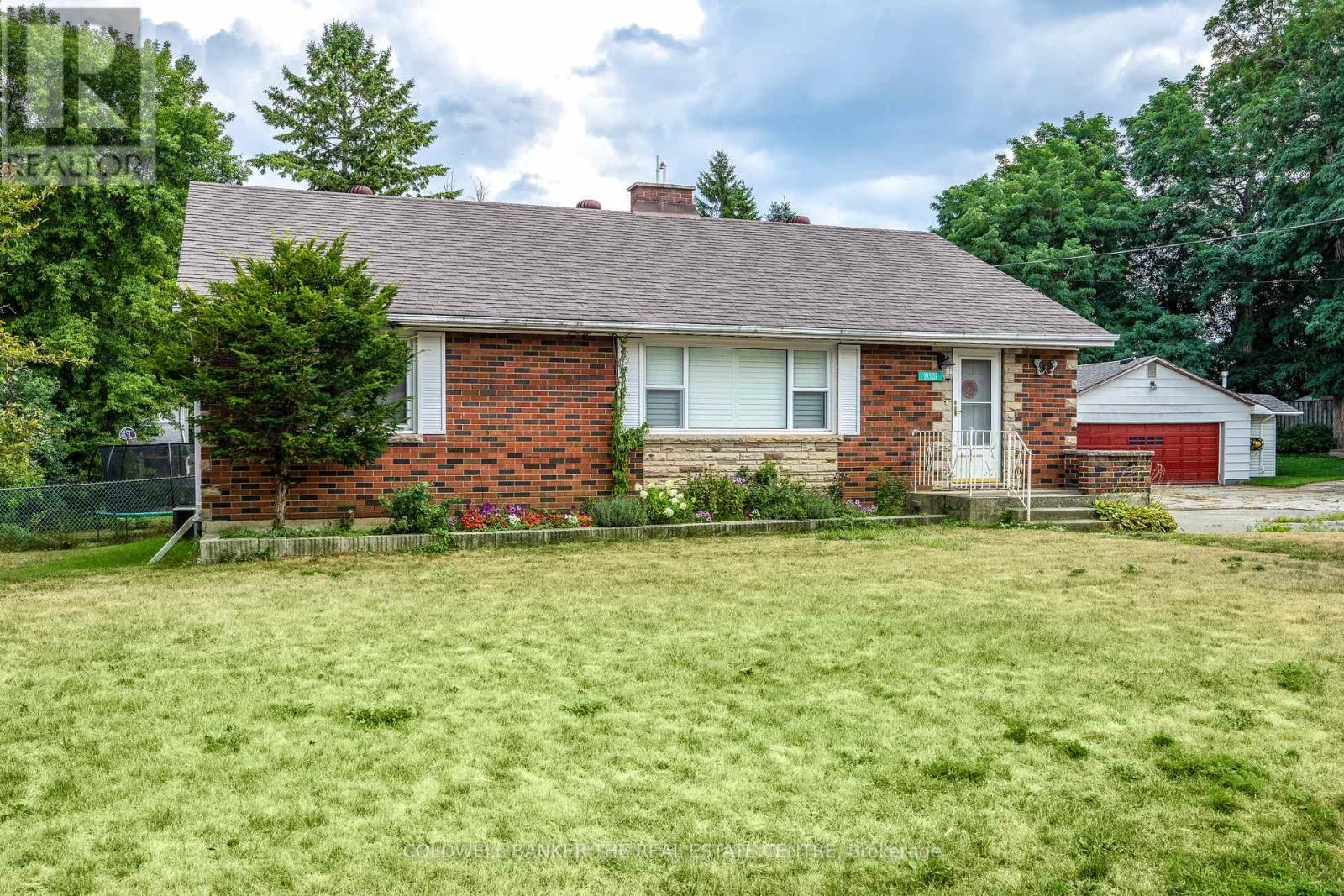 Photo 1 of 19307 Yonge Street, East Gwillimbury ON