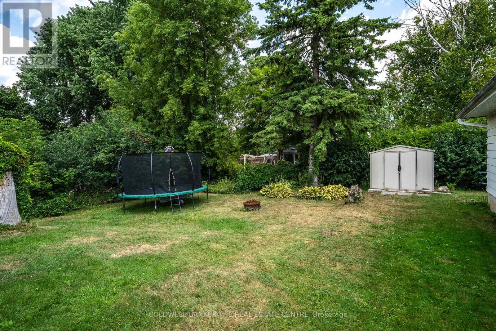 Photo 2 of 19307 Yonge Street, East Gwillimbury ON