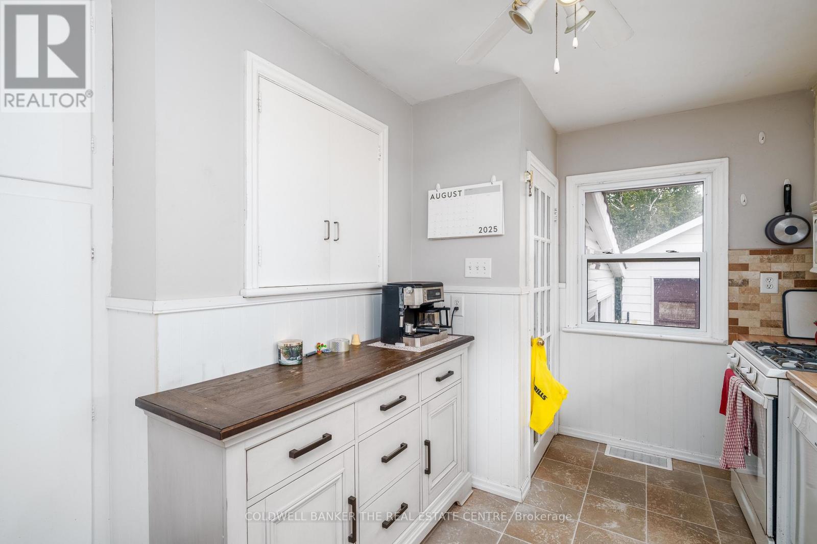 Photo 12 of 19307 Yonge Street, East Gwillimbury ON