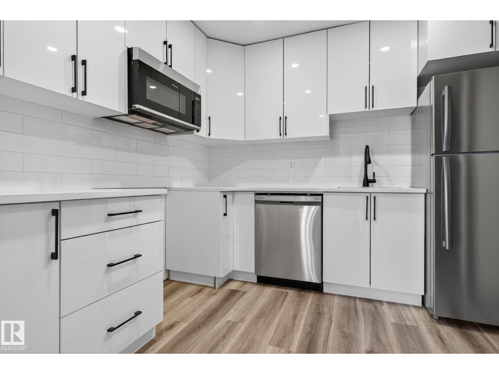 Photo 10 of 197 Marlborough Pl Nw, Edmonton AB