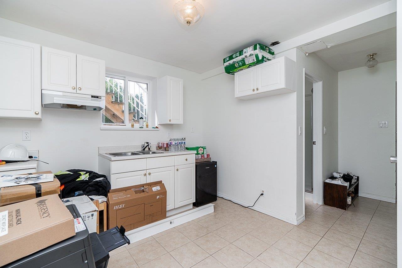 Photo 14 of 13728 Blackburn Avenue, White Rock BC