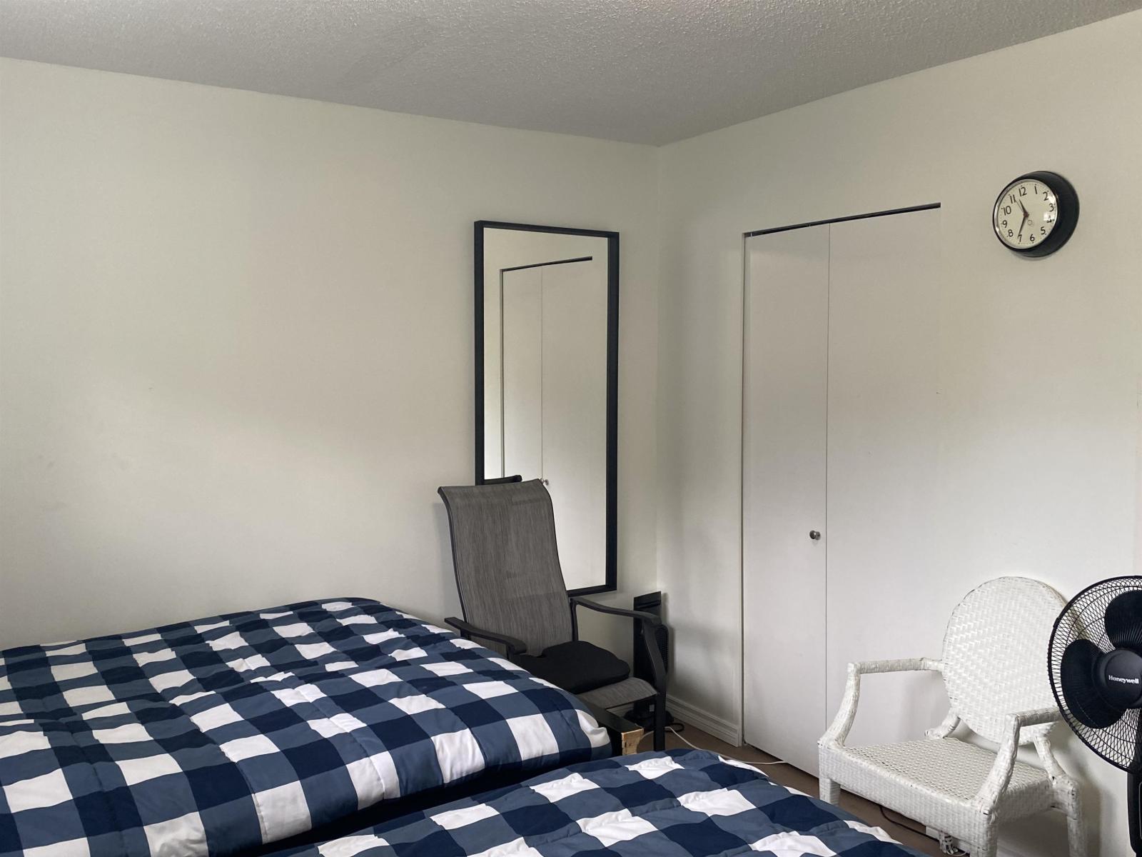 Photo 4 of 13728 Blackburn Avenue, White Rock BC