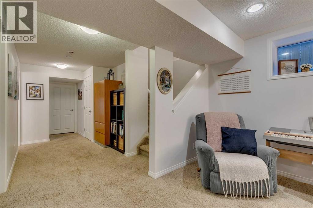 Single Family House for Sale in  Silverado Plains Manor SW Silverado Calgary 