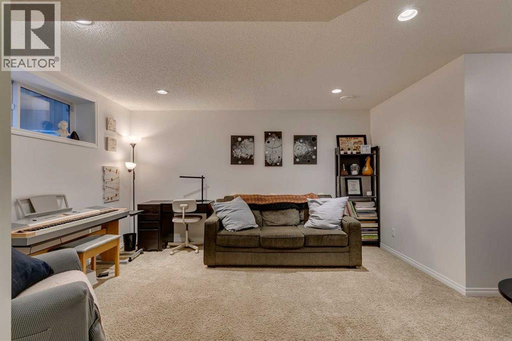 Single Family House for Sale in  Silverado Plains Manor SW Silverado Calgary 