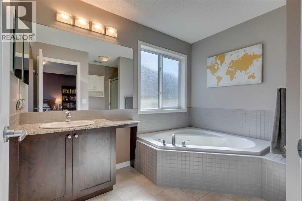 Single Family House for Sale in  Silverado Plains Manor SW Silverado Calgary 