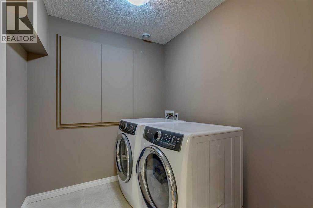Single Family House for Sale in  Silverado Plains Manor SW Silverado Calgary 
