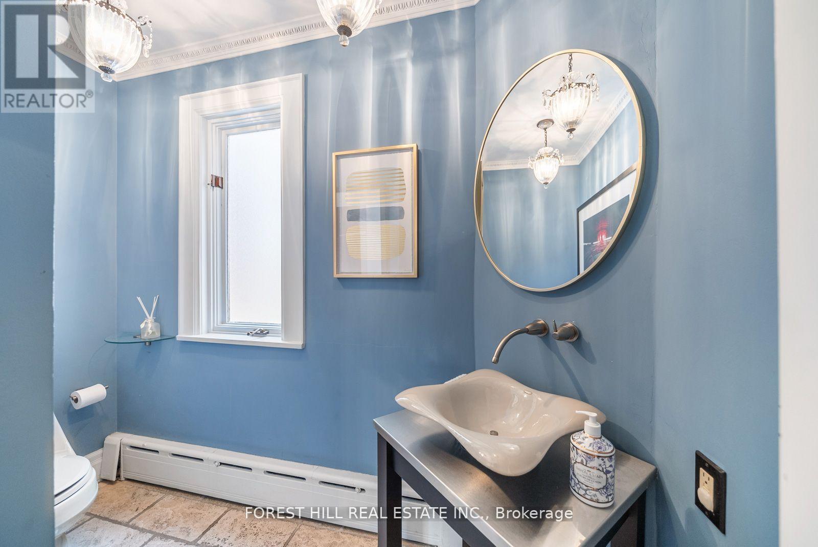 Photo 15 of 39 Ava Road, Toronto ON
