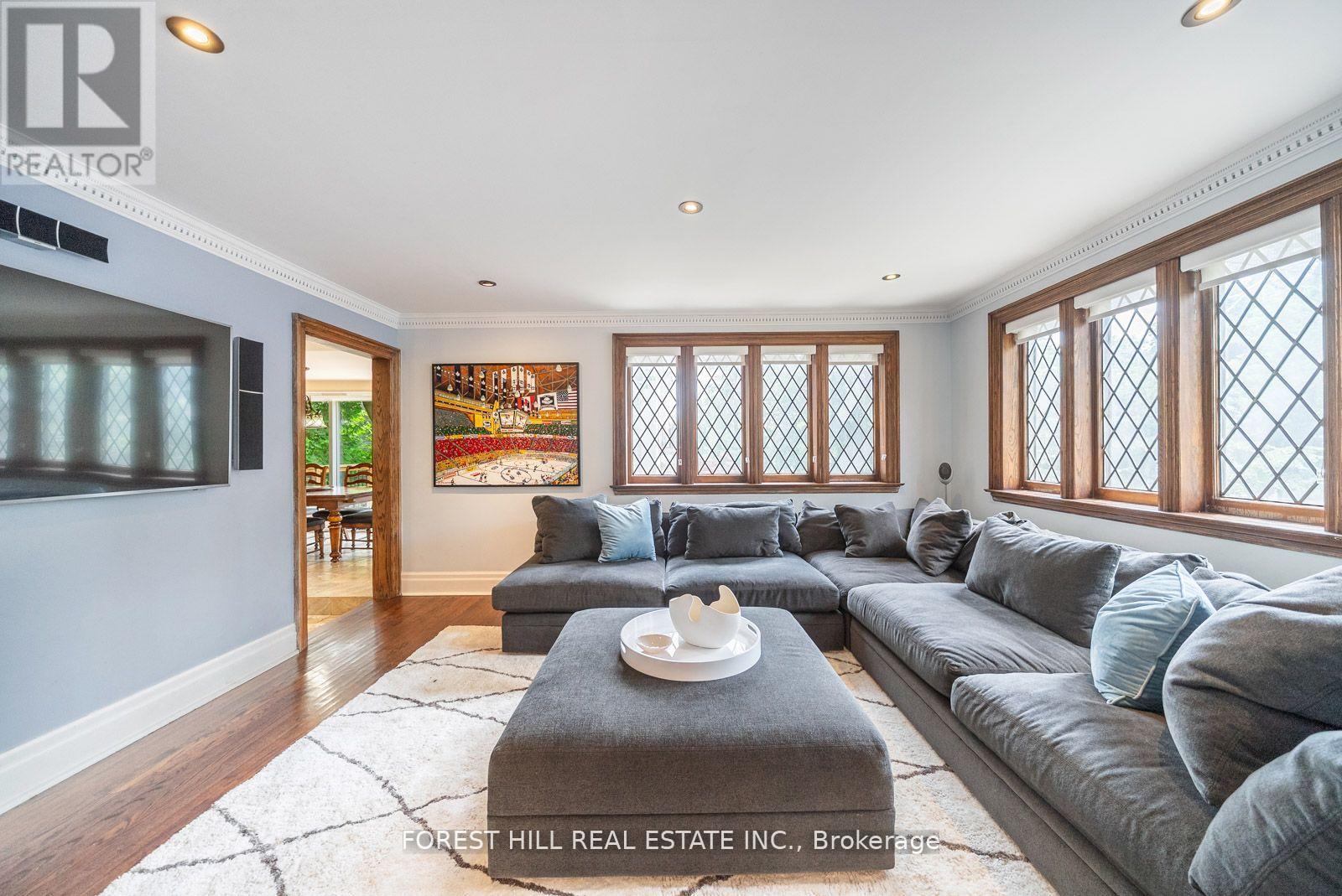 Photo 12 of 39 Ava Road, Toronto ON