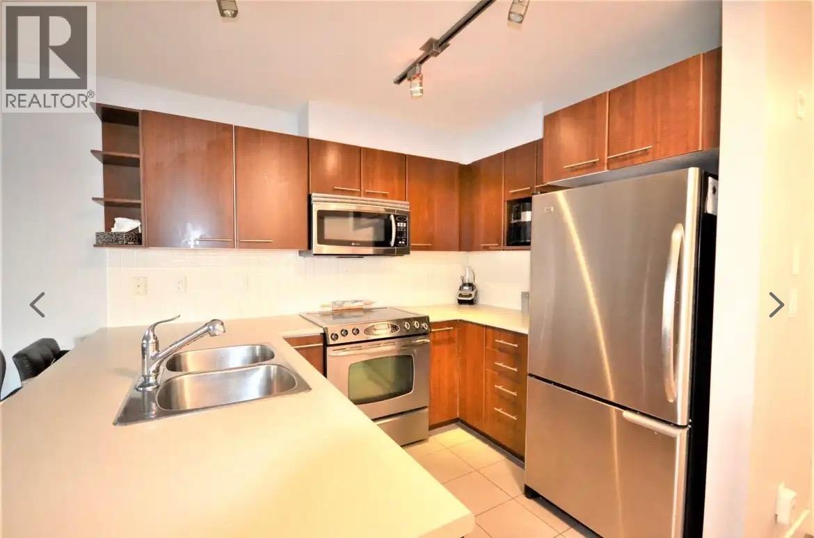 Photo 1 of 302 4868 Brentwood Drive, Burnaby BC