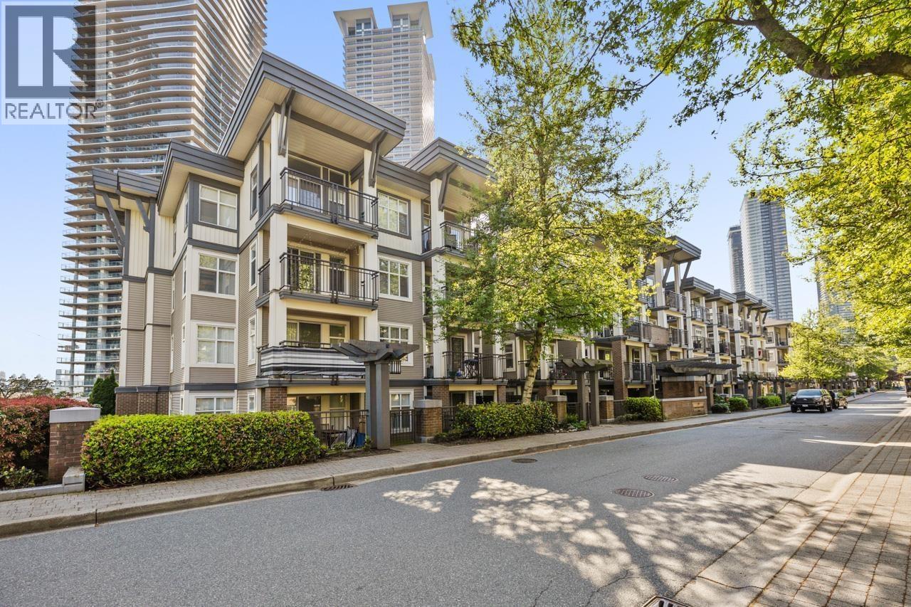 Photo 8 of 302 4868 Brentwood Drive, Burnaby BC