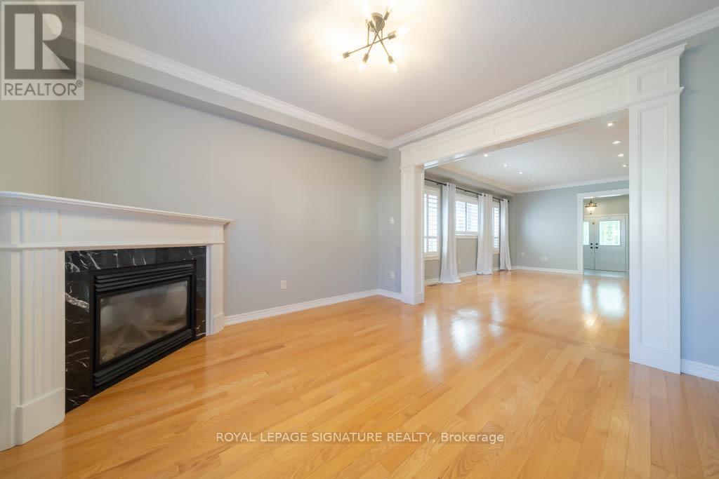 Photo 8 of 1479 Liverpool Street, Oakville ON