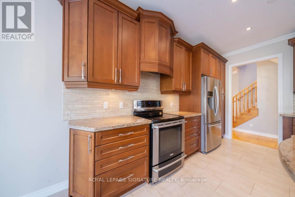 Photo 3 of 1479 Liverpool Street, Oakville ON