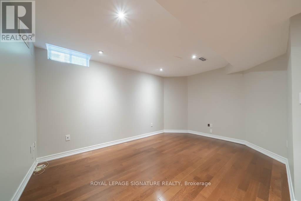 Photo 13 of 1479 Liverpool Street, Oakville ON