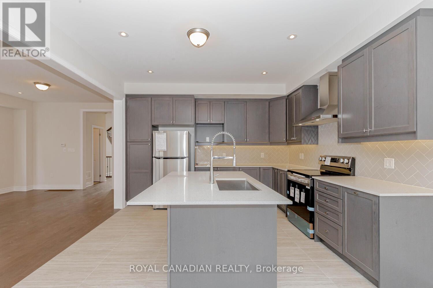 Photo 38 of 617 Fullum Landing, Milton ON