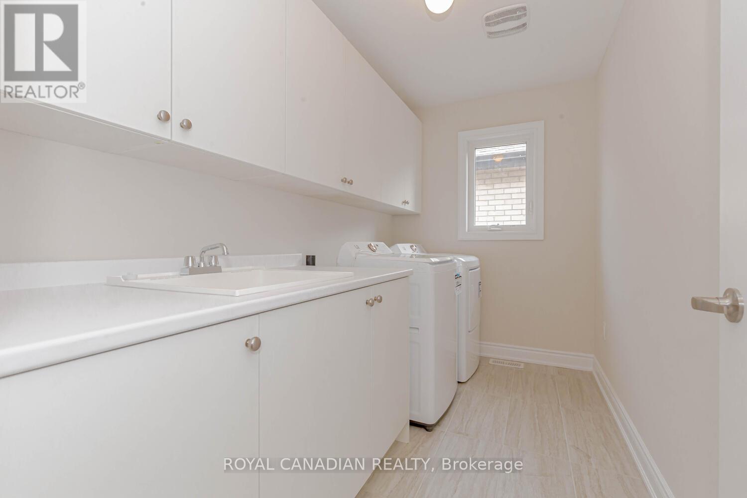 Photo 32 of 617 Fullum Landing, Milton ON
