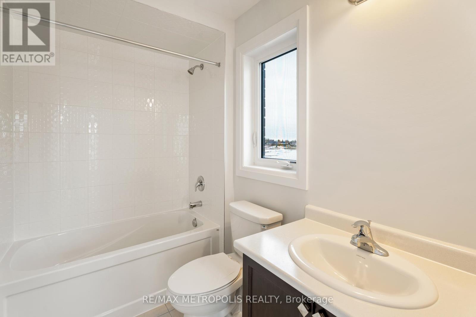 Photo 5 of 110 Butler Boulevard, Kawartha Lakes ON