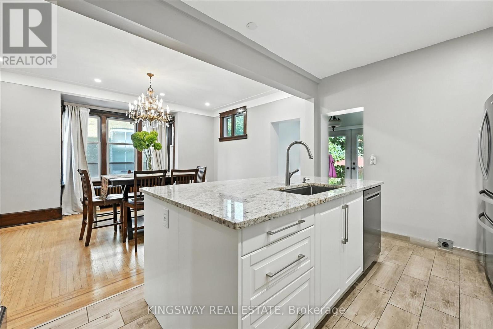 Photo 11 of 77 Proctor Boulevard, Hamilton ON