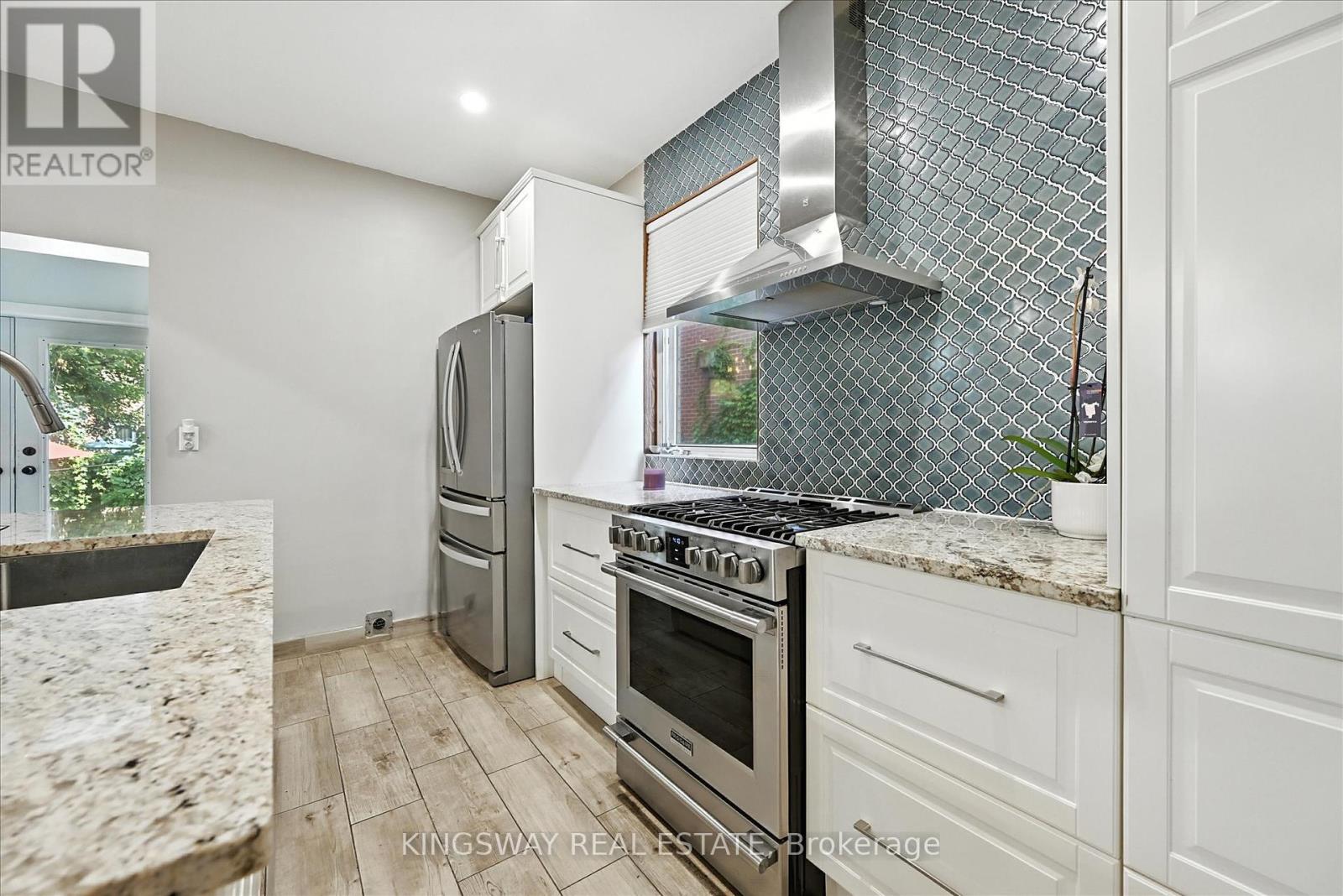 Photo 12 of 77 Proctor Boulevard, Hamilton ON