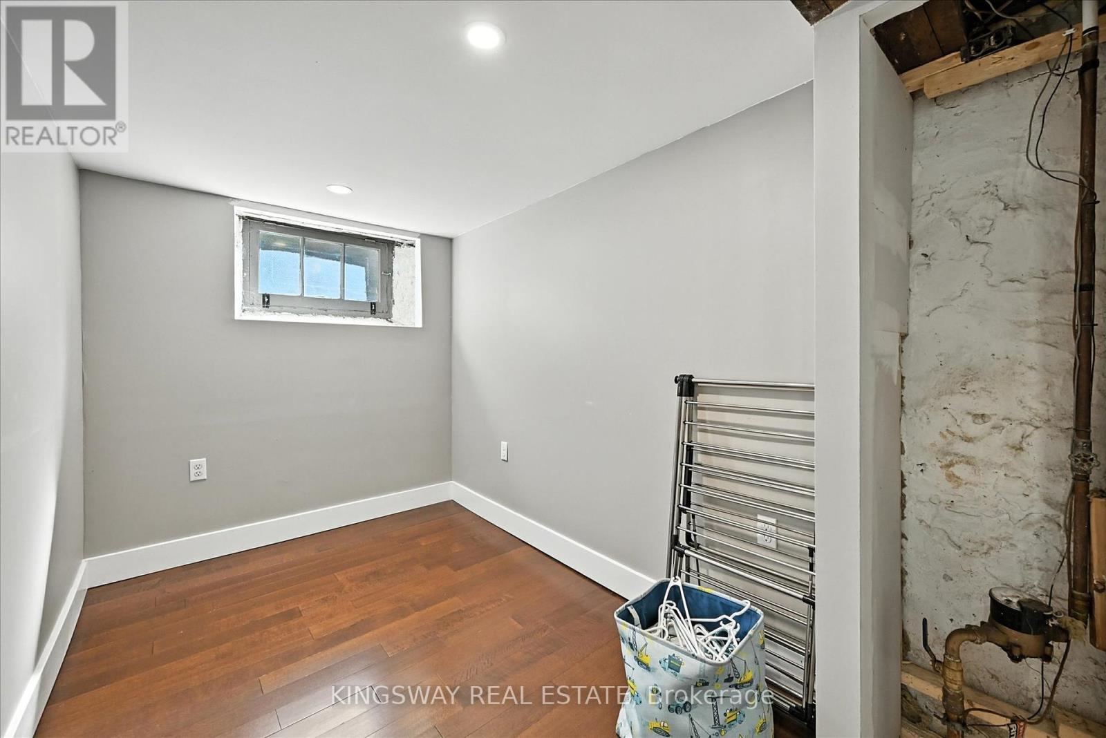 Photo 31 of 77 Proctor Boulevard, Hamilton ON