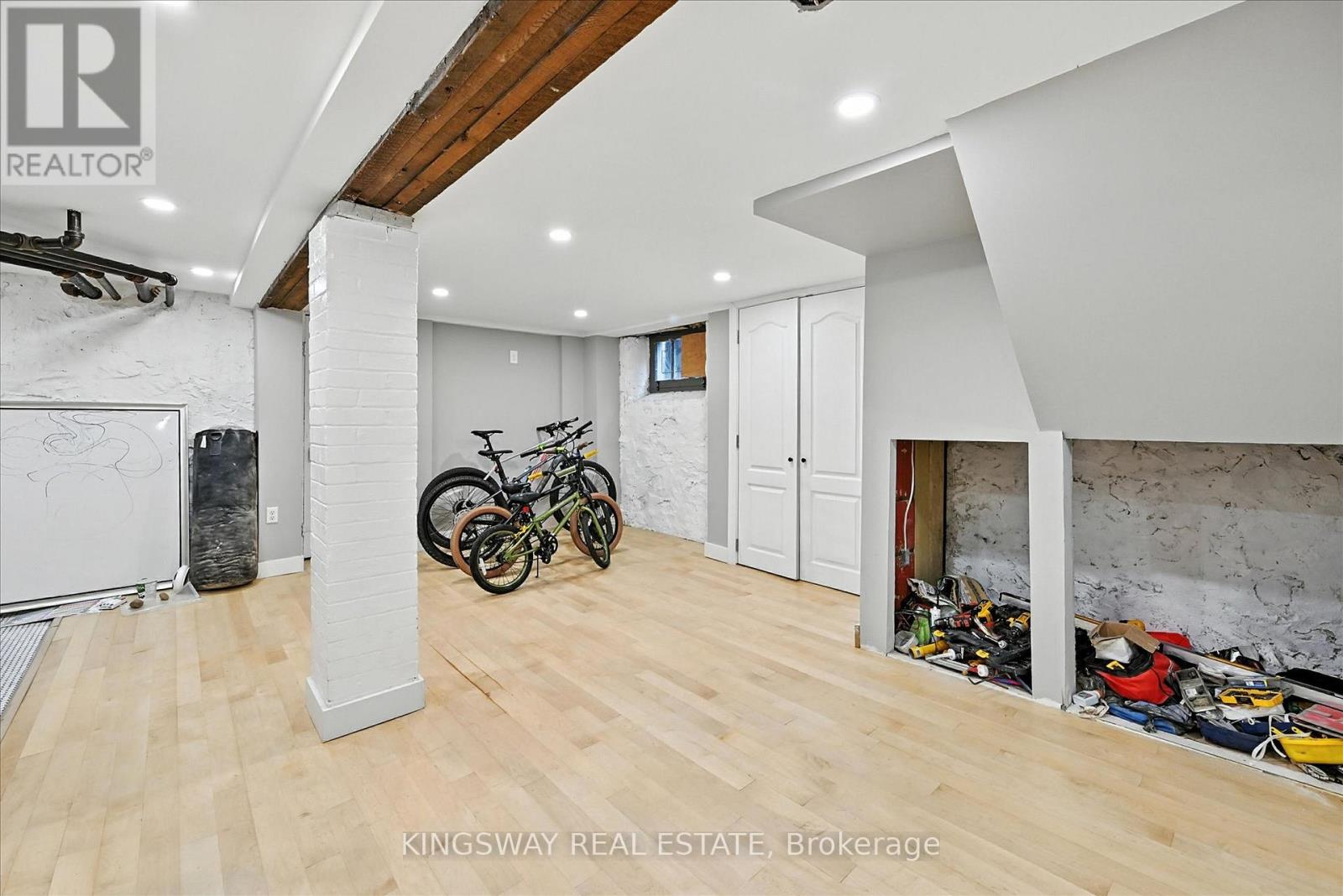 Photo 33 of 77 Proctor Boulevard, Hamilton ON