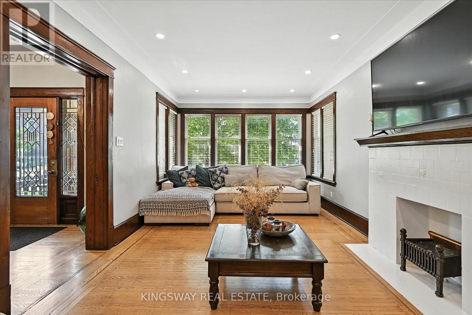 Photo 4 of 77 Proctor Boulevard, Hamilton ON