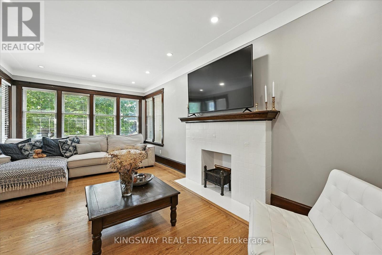 Photo 5 of 77 Proctor Boulevard, Hamilton ON